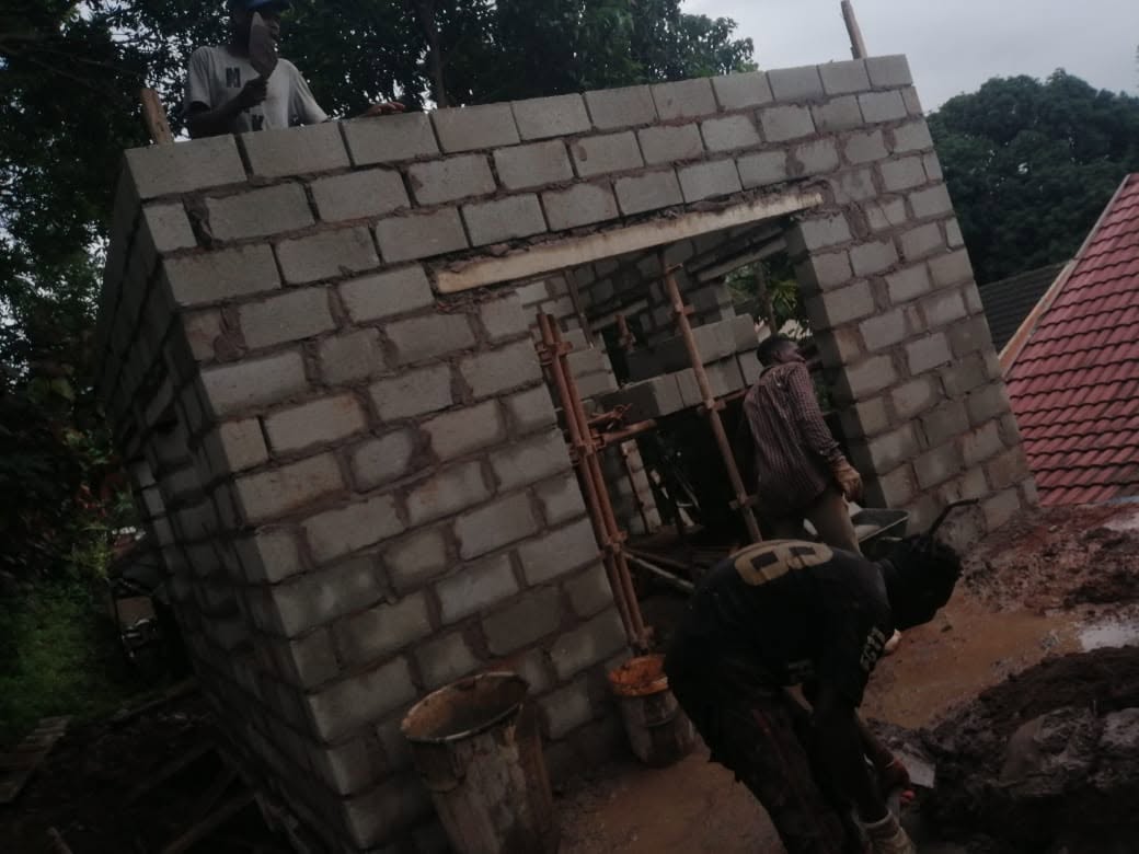 Bricklaying on a Fairy's Construction site